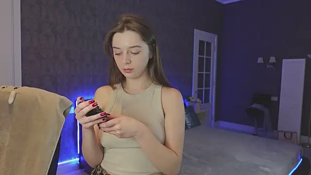 Snapshot of DinaCandy chatting on 02-14-25, 02:33 DinaCandy online show from 02-14-25, 02:33