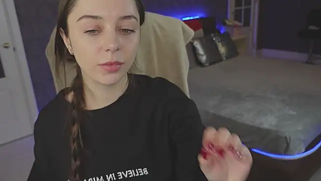 Snapshot of DinaCandy chatting on 02-17-25, 02:26 DinaCandy online show from 02-17-25, 02:26