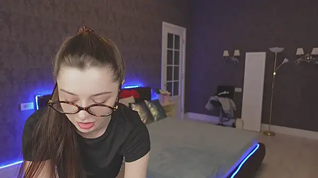 Snapshot of DinaCandy chatting on 03-02-25, 11:18 DinaCandy online show from 03-02-25, 11:18