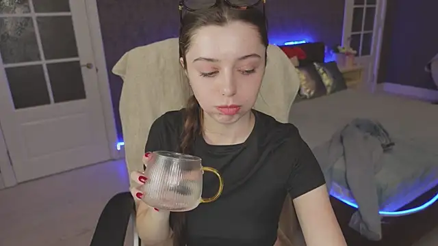 Snapshot of DinaCandy chatting on 03-02-25, 02:21 DinaCandy online show from 03-02-25, 02:21