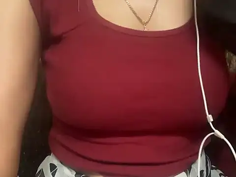 Snapshot of _FluffyHxney_ chatting on 12-06-24, 06:04 FluffyHxney online show from 12-06-24, 06:04