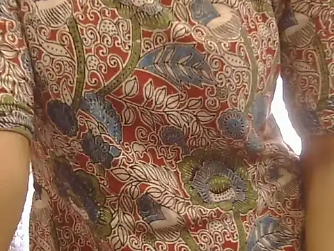 Snapshot of _FluffyHxney_ chatting on 10-05-25, 06:12 FluffyHxney online show from 10-05-25, 06:12