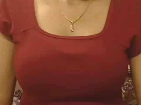 Snapshot of _FluffyHxney_ chatting on 10-05-25, 07:23 FluffyHxney online show from 10-05-25, 07:23