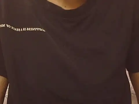 Snapshot of _FluffyHxney_ chatting on 11-04-25, 08:08 FluffyHxney online show from 11-04-25, 08:08