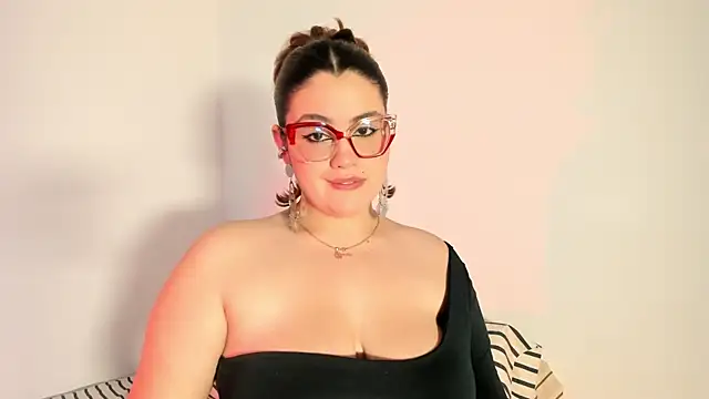 Candelariia  online show from 03-17-25, 06:00