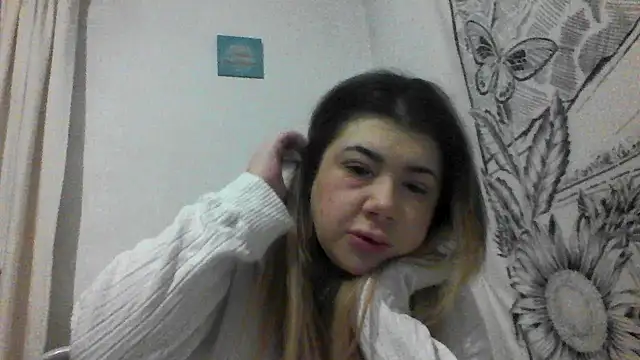 Snapshot of CamilaCherryX chatting on 01-13-25, 12:41 CamilaCherryX online show from 01-13-25, 12:41