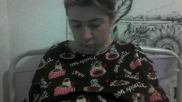 Snapshot of CamilaCherryX chatting on 11-14-25, 09:13 CamilaCherryX online show from 11-14-25, 09:13