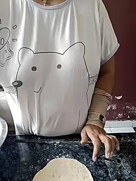 milf-kaira online show from 12-23-24, 06:44