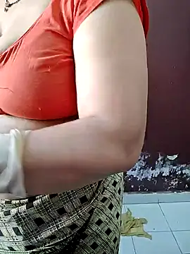 milf-kaira online show from 12-31-24, 03:01