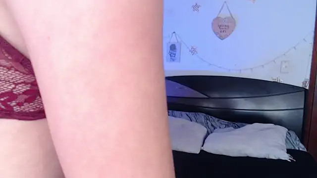 Snapshot of anhiahoney02 chatting on 02-07-25, 01:43 anhiahoney02 online show from 02-07-25, 01:43