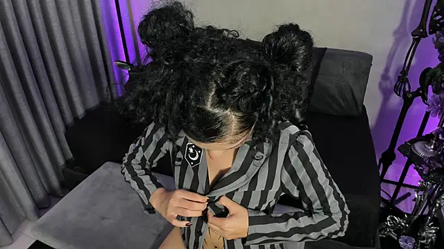 Morgan Hilll  online show from 10-12-25, 01:10