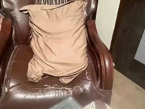 yourhero3466 online show from 10-15-25, 04:40