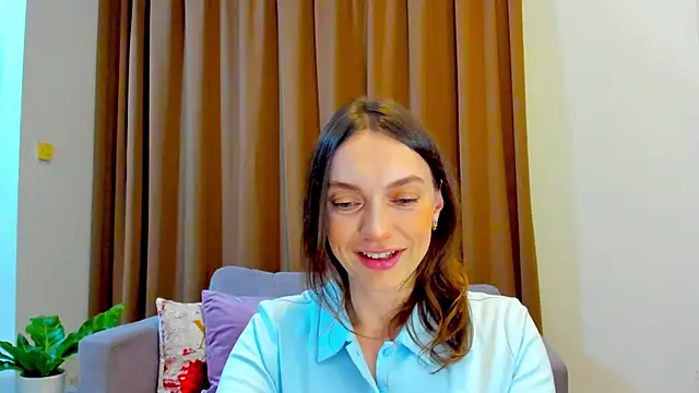 LovelyeeMia online show from 10-05-25, 12:03