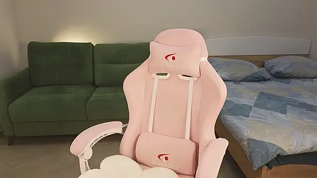 Eveleen Soleen online show from 02-09-25, 10:21