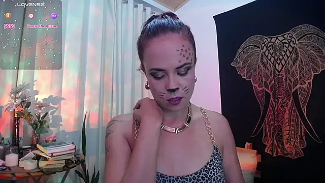 Snapshot of AmaRiv chatting on 10-30-25, 03:30 AmaRiv online show from 10-30-25, 03:30