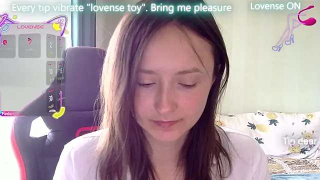 Snapshot of LilyXSky chatting on 06-16-26, 08:39 LilyXSky online show from 06-16-26, 08:39