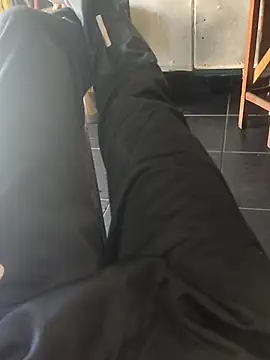 Snapshot of Juliano69xv chatting on 09-18-25, 06:32 Juliano69xv online show from 09-18-25, 06:32