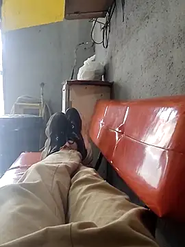 Snapshot of Juliano69xv chatting on 10-12-25, 07:46 Juliano69xv online show from 10-12-25, 07:46