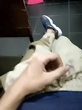 Snapshot of Juliano69xv chatting on 10-16-25, 11:39 Juliano69xv online show from 10-16-25, 11:39