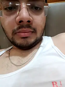 Snapshot of SWEETBOYJI chatting on 03-10-25, 05:50 SWEETBOYJI online show from 03-10-25, 05:50