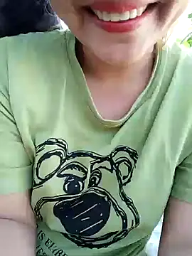 Snapshot of Betty20zx chatting on 12-23-24, 01:18 Betty20zx online show from 12-23-24, 01:18