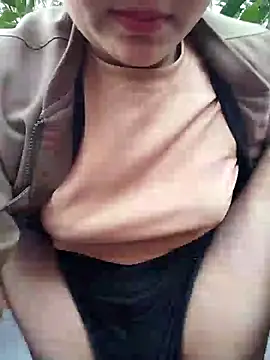 Snapshot of Betty20zx chatting on 01-01-25, 09:49 Betty20zx online show from 01-01-25, 09:49