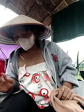 Snapshot of Betty20zx chatting on 10-30-25, 01:07 Betty20zx online show from 10-30-25, 01:07