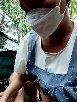 Snapshot of Betty20zx chatting on 11-01-25, 01:29 Betty20zx online show from 11-01-25, 01:29