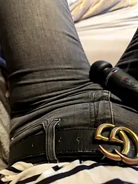 Ana-05 online show from 10-27-25, 03:38