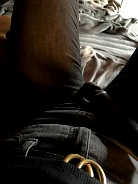 Ana-05 online show from 10-31-25, 01:34