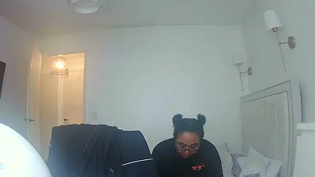 vanilla chocolate23 online show from 02-13-26, 09:49