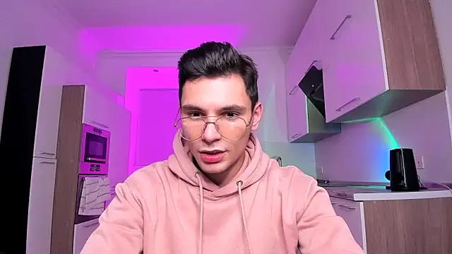 denlover1 online show from 12-04-24, 04:21