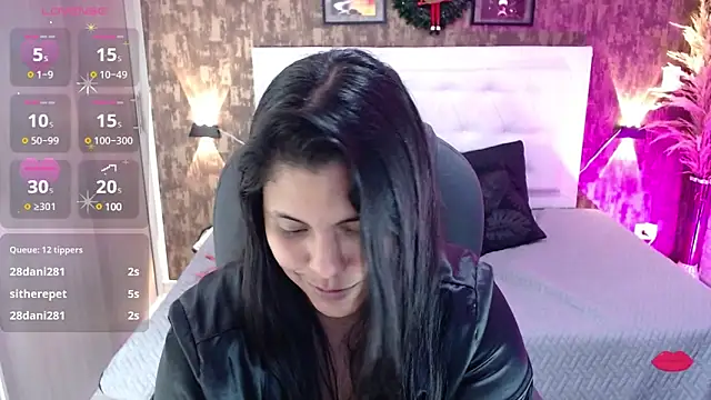 Snapshot of dulce__love69 chatting on 12-22-24, 05:12 dulce love69 online show from 12-22-24, 05:12