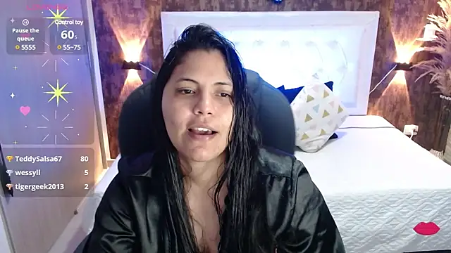 Snapshot of dulce__love69 chatting on 12-29-24, 12:41 dulce love69 online show from 12-29-24, 12:41