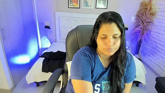 Snapshot of dulce__love69 chatting on 09-14-25, 03:05 dulce love69 online show from 09-14-25, 03:05