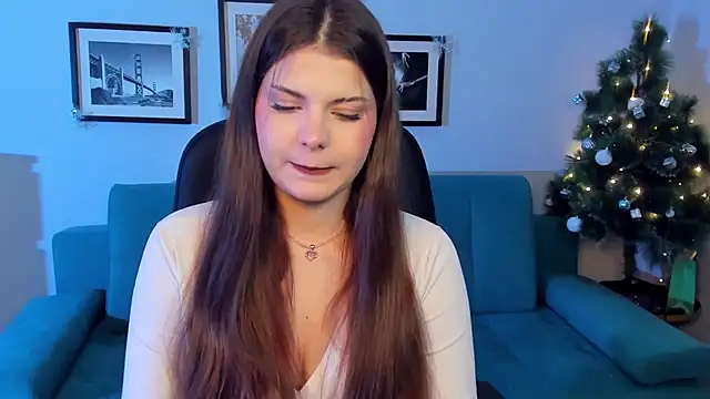 Snapshot of AdeliaKiss chatting on 12-30-24, 03:46 AdeliaKiss online show from 12-30-24, 03:46