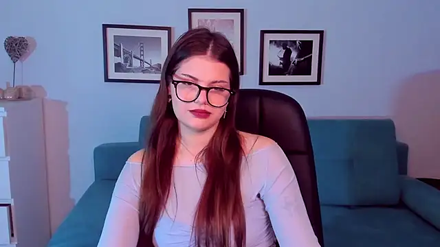 Snapshot of AdeliaKiss chatting on 02-05-25, 04:58 AdeliaKiss online show from 02-05-25, 04:58