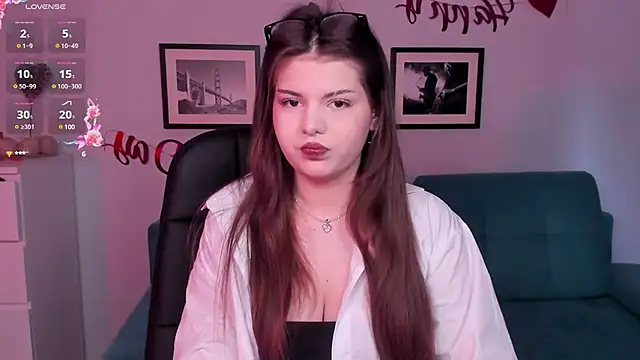 Snapshot of AdeliaKiss chatting on 02-17-25, 06:09 AdeliaKiss online show from 02-17-25, 06:09