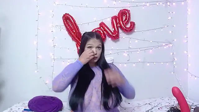 Snapshot of Nicol_Love0 chatting on 02-24-25, 02:37 Nicol Love0 online show from 02-24-25, 02:37