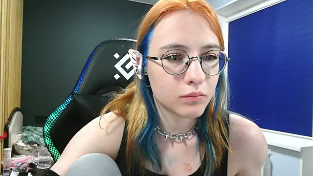 Snapshot of Honelin chatting on 12-18-24, 03:11 Honelin online show from 12-18-24, 03:11