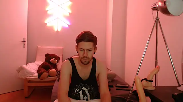 Snapshot of jonny-bisexual chatting on 12-15-24, 12:18 jonny-bisexual online show from 12-15-24, 12:18