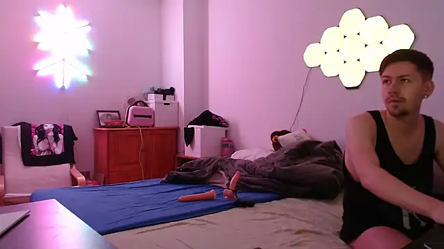 Snapshot of jonny-bisexual chatting on 12-27-24, 01:22 jonny-bisexual online show from 12-27-24, 01:22