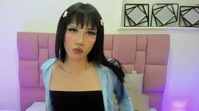 Snapshot of kitii_we3d chatting on 12-17-24, 05:29 kitii we3d online show from 12-17-24, 05:29