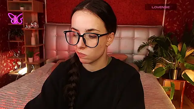 AuroraAksnesss online show from 02-15-25, 05:17