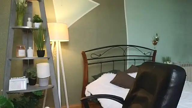 AuroraAksnesss online show from 03-05-25, 10:22