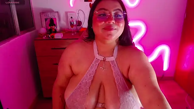 Snapshot of Rebeca_charme21 chatting on 12-26-24, 09:22 Rebeca charme21 online show from 12-26-24, 09:22