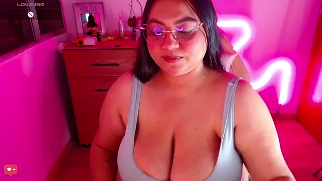 Snapshot of Rebeca_charme21 chatting on 03-09-25, 06:39 Rebeca charme21 online show from 03-09-25, 06:39