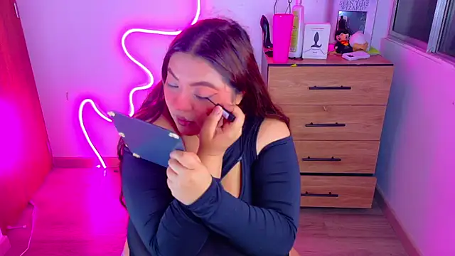 Snapshot of Rebeca_charme21 chatting on 10-10-25, 07:18 Rebeca charme21 online show from 10-10-25, 07:18