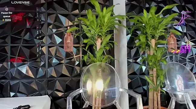 rihannagil online show from 12-11-24, 09:45