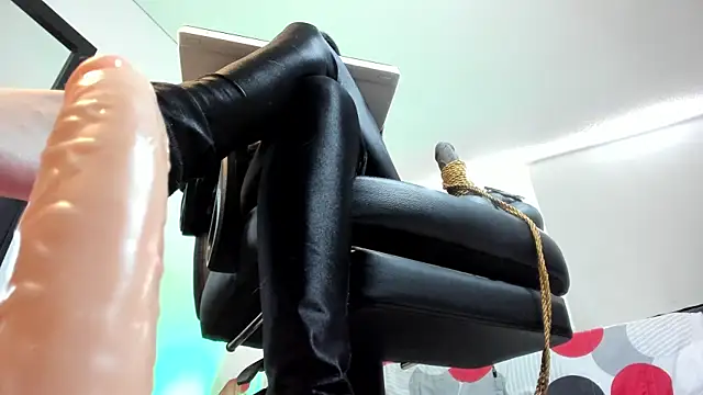 charlotte joliedart online show from 01-09-25, 05:22